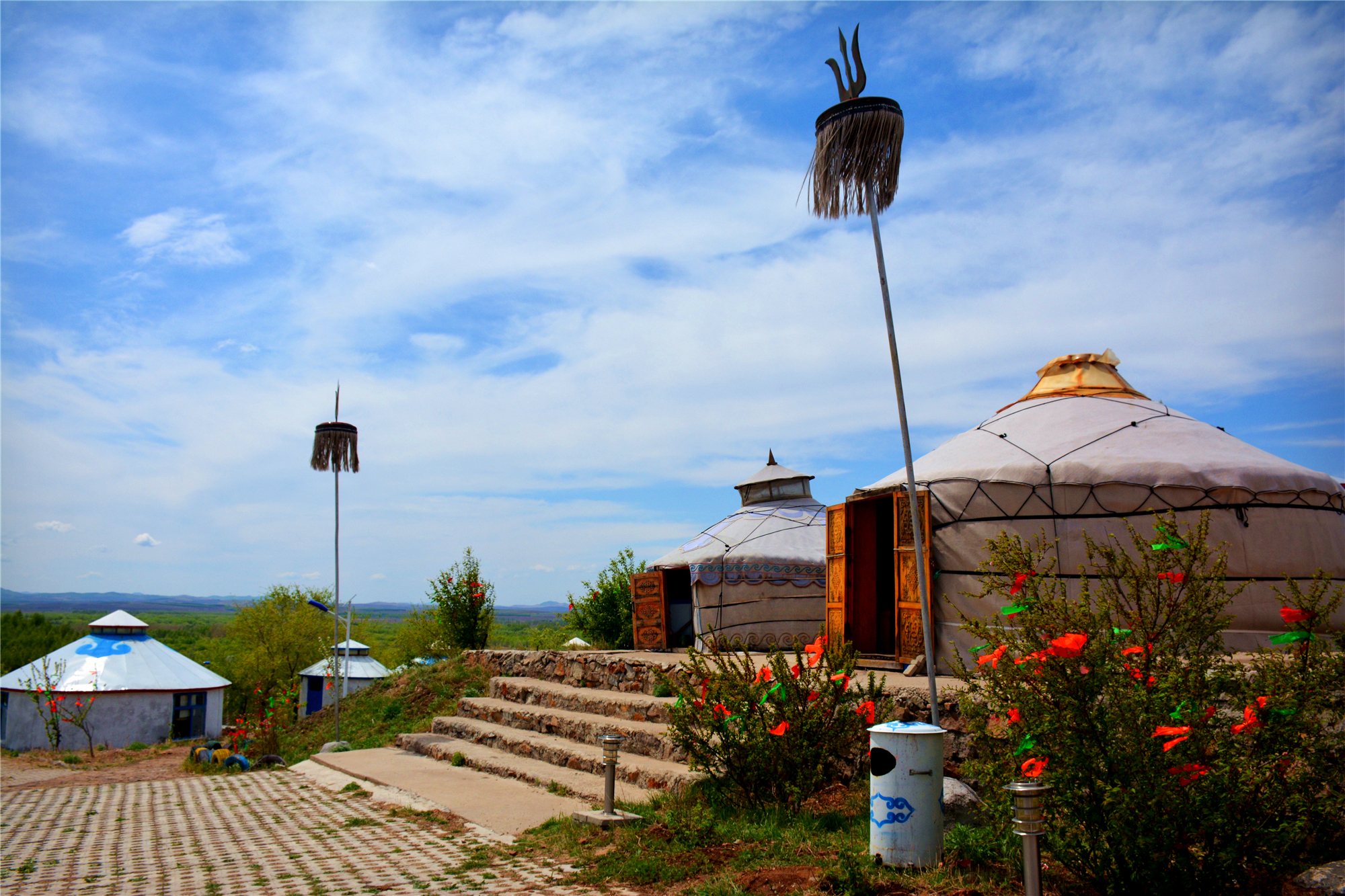 驿站的朋友用当地的蒙古风俗接待我们.